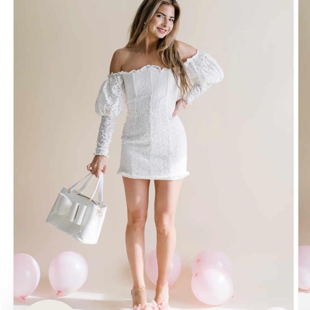 White Off Shoulder Lace Mini Dress size MEDIUM